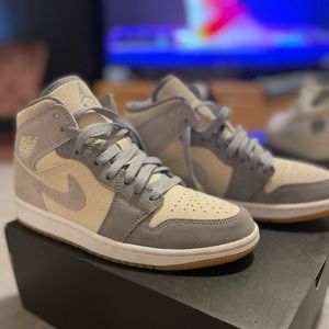 Air Jordan 1 mid ‘Coconut Milk’